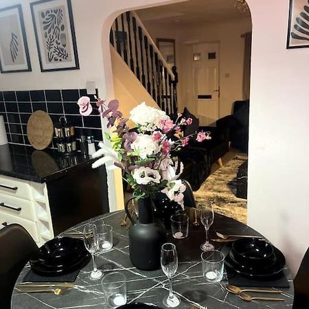 Farnworth Beautiful House Off-Road Free Parkingヴィラ エクステリア 写真