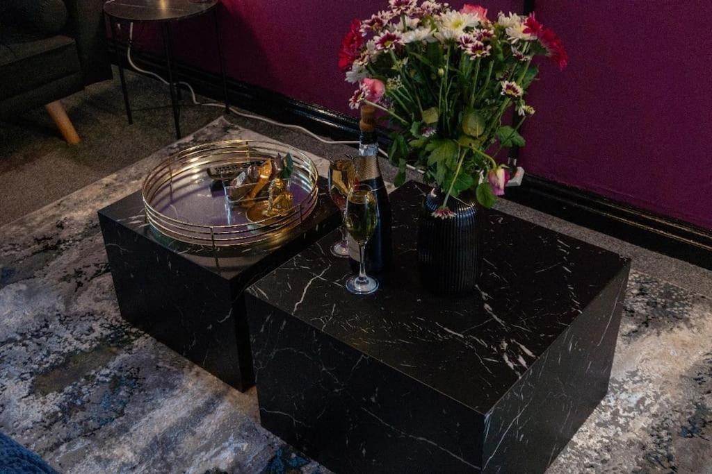 Farnworth Beautiful House Off-Road Free Parkingヴィラ エクステリア 写真